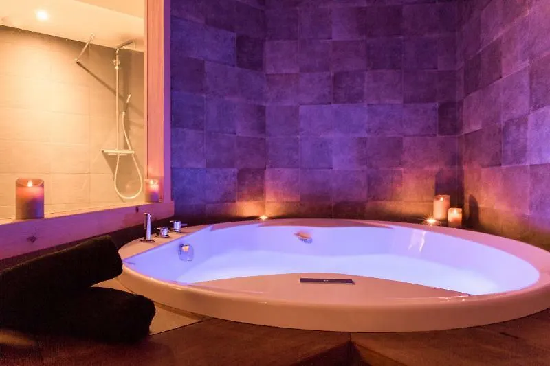 **** Hotel Chalet-Hotel Les Cimes, The Originals Relais Le Reposoir France